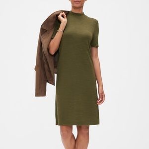 Green Elbow Sleeve Shift Dress NWT Banana Republic